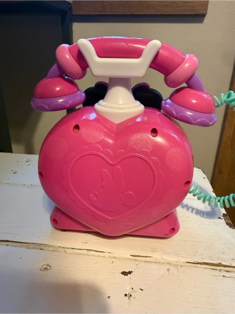 Phone Play Pretend Disney Minnie Mouse Happy Helpers Lights Up & Makes Sound.